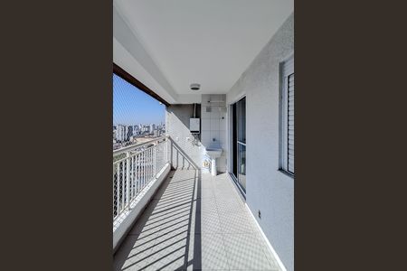 Studio para alugar com 31m², 1 quarto e 1 vaga Studio para alugar com 31m², 1 quarto e 1 vagaVaranda