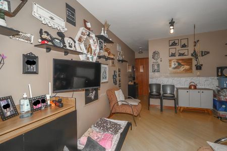 Sala de apartamento à venda com 3 quartos, 67m² em Jardim Carvalho, Porto Alegre