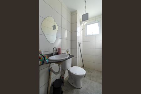 Banheiro de apartamento para alugar com 2 quartos, 55m² em Jardim Rio das Pedras, Cotia