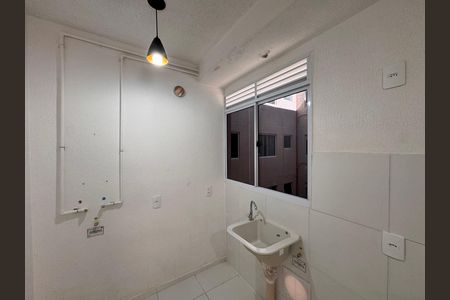 Apartamento para alugar com 44m², 3 quartos e sem vaga Apartamento para alugar com 44m², 3 quartos e sem vagaCozinha e Área de Serviço