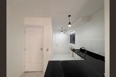 Apartamento para alugar com 44m², 3 quartos e sem vaga Apartamento para alugar com 44m², 3 quartos e sem vagaCozinha e Área de Serviço