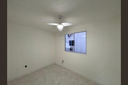 Quarto 1 de apartamento para alugar com 3 quartos, 44m² em Vargem Pequena, Rio de Janeiro