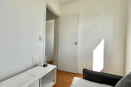 Quarto 2 de apartamento para alugar com 2 quartos, 34m² em Jardim Itacolomi, São Paulo