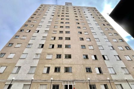 Fachada do bloco de apartamento para alugar com 2 quartos, 34m² em Jardim Itacolomi, São Paulo