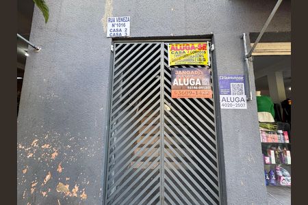 Fachada com PLACA de casa para alugar com 2 quartos, 50m² em Veloso, Osasco