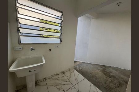 Área de Serviço de casa para alugar com 2 quartos, 50m² em Veloso, Osasco