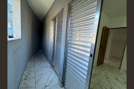 Varanda de casa para alugar com 2 quartos, 50m² em Veloso, Osasco