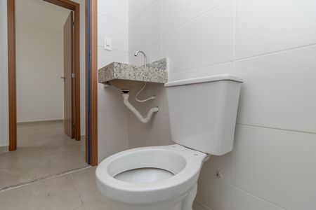 Banheiro de apartamento para alugar com 2 quartos, 46m² em Minaslandia, Belo Horizonte