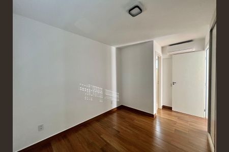 Apartamento para alugar com 73m², 3 quartos e 2 vagas Apartamento para alugar com 73m², 3 quartos e 2 vagasSuíte