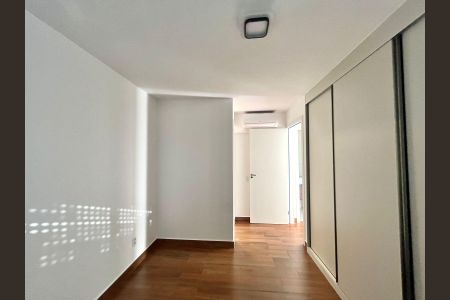 Apartamento para alugar com 73m², 3 quartos e 2 vagas Apartamento para alugar com 73m², 3 quartos e 2 vagasSuíte
