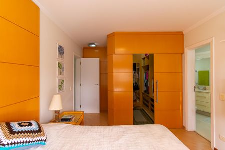 Apartamento à venda com 170m², 3 quartos e 3 vagas Apartamento à venda com 170m², 3 quartos e 3 vagasSuíte