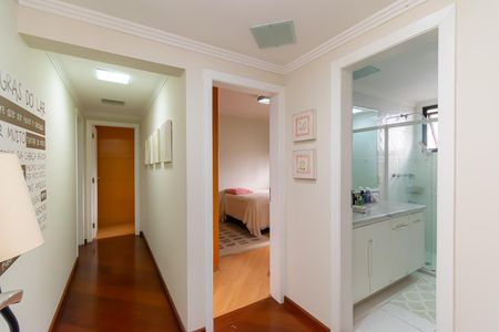 Apartamento à venda com 170m², 3 quartos e 3 vagas Apartamento à venda com 170m², 3 quartos e 3 vagasCorredor
