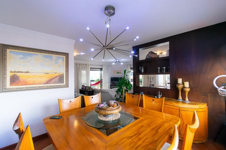 Apartamento à venda com 170m², 3 quartos e 3 vagas Apartamento à venda com 170m², 3 quartos e 3 vagasSala de Jantar