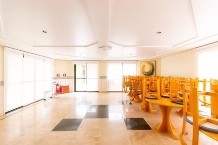 Apartamento à venda com 170m², 3 quartos e 3 vagas Apartamento à venda com 170m², 3 quartos e 3 vagasÁrea comum