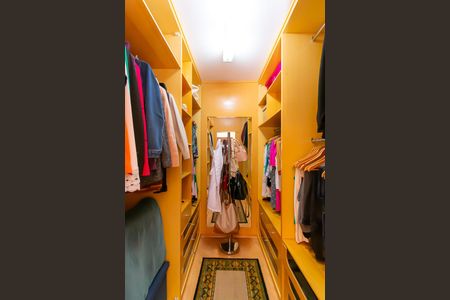Apartamento à venda com 170m², 3 quartos e 3 vagas Apartamento à venda com 170m², 3 quartos e 3 vagasCloset da Suíte