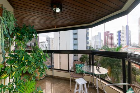 Apartamento à venda com 170m², 3 quartos e 3 vagas Apartamento à venda com 170m², 3 quartos e 3 vagasVaranda da Sala