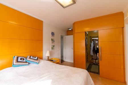 Apartamento à venda com 170m², 3 quartos e 3 vagas Apartamento à venda com 170m², 3 quartos e 3 vagasSuíte