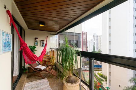 Apartamento à venda com 170m², 3 quartos e 3 vagas Apartamento à venda com 170m², 3 quartos e 3 vagasVaranda da Sala
