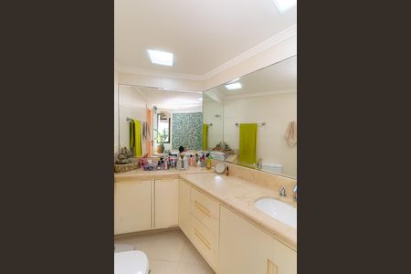 Apartamento à venda com 170m², 3 quartos e 3 vagas Apartamento à venda com 170m², 3 quartos e 3 vagasBanheiro social