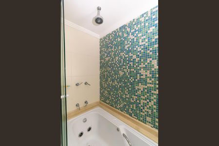 Apartamento à venda com 170m², 3 quartos e 3 vagas Apartamento à venda com 170m², 3 quartos e 3 vagasBanheiro da Suíte