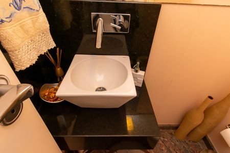 Apartamento à venda com 170m², 3 quartos e 3 vagas Apartamento à venda com 170m², 3 quartos e 3 vagasLavabo