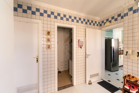 Apartamento à venda com 170m², 3 quartos e 3 vagas Apartamento à venda com 170m², 3 quartos e 3 vagasÁrea de Serviço