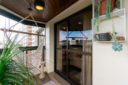 Apartamento à venda com 170m², 3 quartos e 3 vagas Apartamento à venda com 170m², 3 quartos e 3 vagasVaranda da Sala