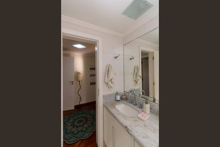 Apartamento à venda com 170m², 3 quartos e 3 vagas Apartamento à venda com 170m², 3 quartos e 3 vagasBanheiro social