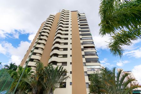 Apartamento à venda com 170m², 3 quartos e 3 vagas Apartamento à venda com 170m², 3 quartos e 3 vagasFachada