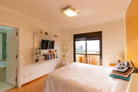 Apartamento à venda com 170m², 3 quartos e 3 vagas Apartamento à venda com 170m², 3 quartos e 3 vagasSuíte