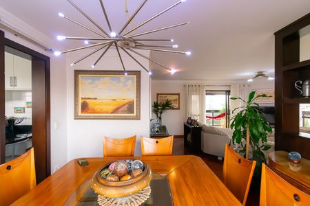 Apartamento à venda com 170m², 3 quartos e 3 vagas Apartamento à venda com 170m², 3 quartos e 3 vagasSala de Jantar