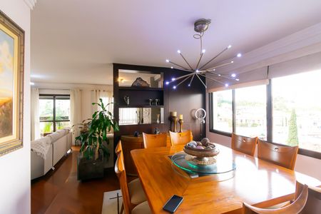 Apartamento à venda com 170m², 3 quartos e 3 vagas Apartamento à venda com 170m², 3 quartos e 3 vagasSala de Jantar