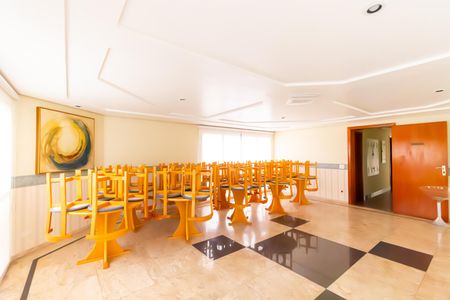 Apartamento à venda com 170m², 3 quartos e 3 vagas Apartamento à venda com 170m², 3 quartos e 3 vagasÁrea comum
