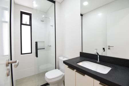 Banheiro 2 de apartamento para alugar com 2 quartos, 60m² em Bacacheri, Curitiba