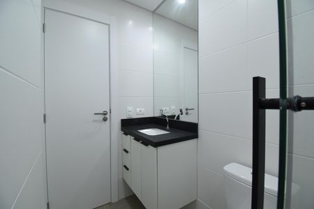 Banheiro da Suíte de apartamento para alugar com 2 quartos, 60m² em Bacacheri, Curitiba