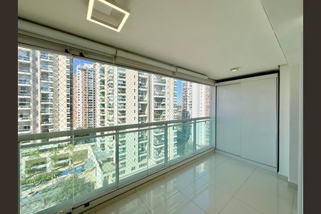 Sacada  de apartamento para alugar com 1 quarto, 49m² em Campo Belo, São Paulo