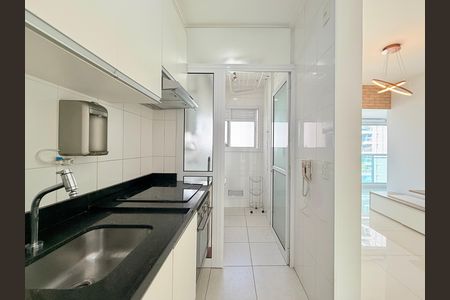 Cozinha  de apartamento para alugar com 1 quarto, 49m² em Campo Belo, São Paulo