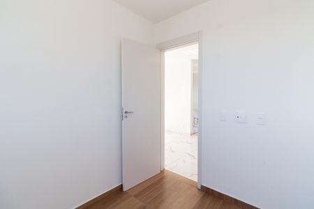 Quarto 1 de apartamento para alugar com 2 quartos, 41m² em Jaguaré, São Paulo