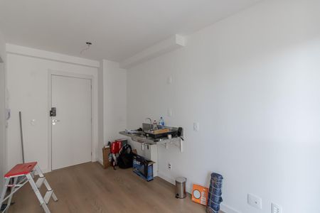 Sala e Cozinha de kitnet/studio para alugar com 1 quarto, 27m² em Indianópolis, São Paulo