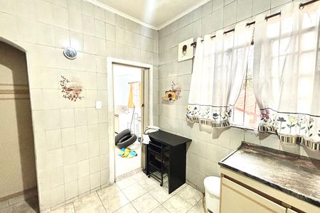 Cozinha de casa para alugar com 2 quartos, 180m² em Vila Buenos Aires, São Paulo
