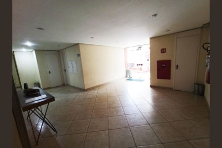 Hall de entrada de apartamento para alugar com 2 quartos, 53m² em Conjunto Residencial Vista Verde, São Paulo