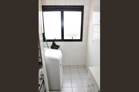 Detalhe - Área de Serviço de apartamento para alugar com 2 quartos, 53m² em Conjunto Residencial Vista Verde, São Paulo