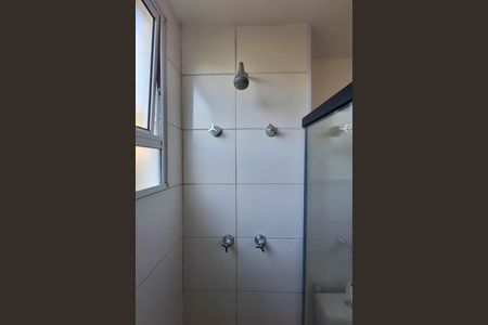 Banheiro de apartamento para alugar com 2 quartos, 41m² em Vila Lage, São Gonçalo