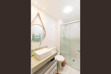 Apartamento à venda com 64m², 3 quartos e 1 vaga Apartamento à venda com 64m², 3 quartos e 1 vagaBanheiro