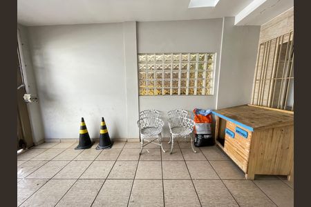 Garagem de casa à venda com 3 quartos, 90m² em Ferreira, São Paulo
