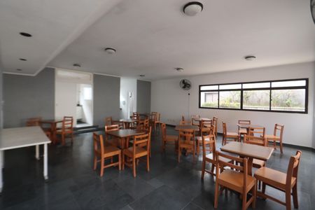 Apartamento à venda com 76m², 2 quartos e 2 vagasÁrea comum - Salão de festas