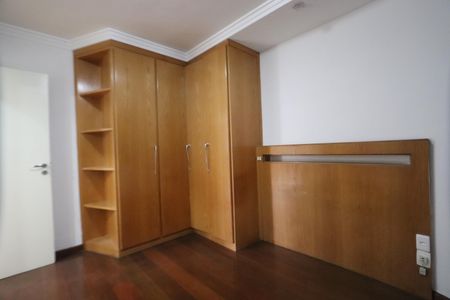 Apartamento à venda com 76m², 2 quartos e 2 vagasQuarto 1