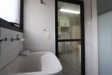 Apartamento à venda com 76m², 2 quartos e 2 vagasLavanderia