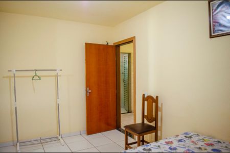 Casa à venda com 450m², 4 quartos e 5 vagas Casa à venda com 450m², 4 quartos e 5 vagasQuarto