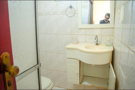 Casa à venda com 450m², 4 quartos e 5 vagas Casa à venda com 450m², 4 quartos e 5 vagasBanheiro da Suíte 2
